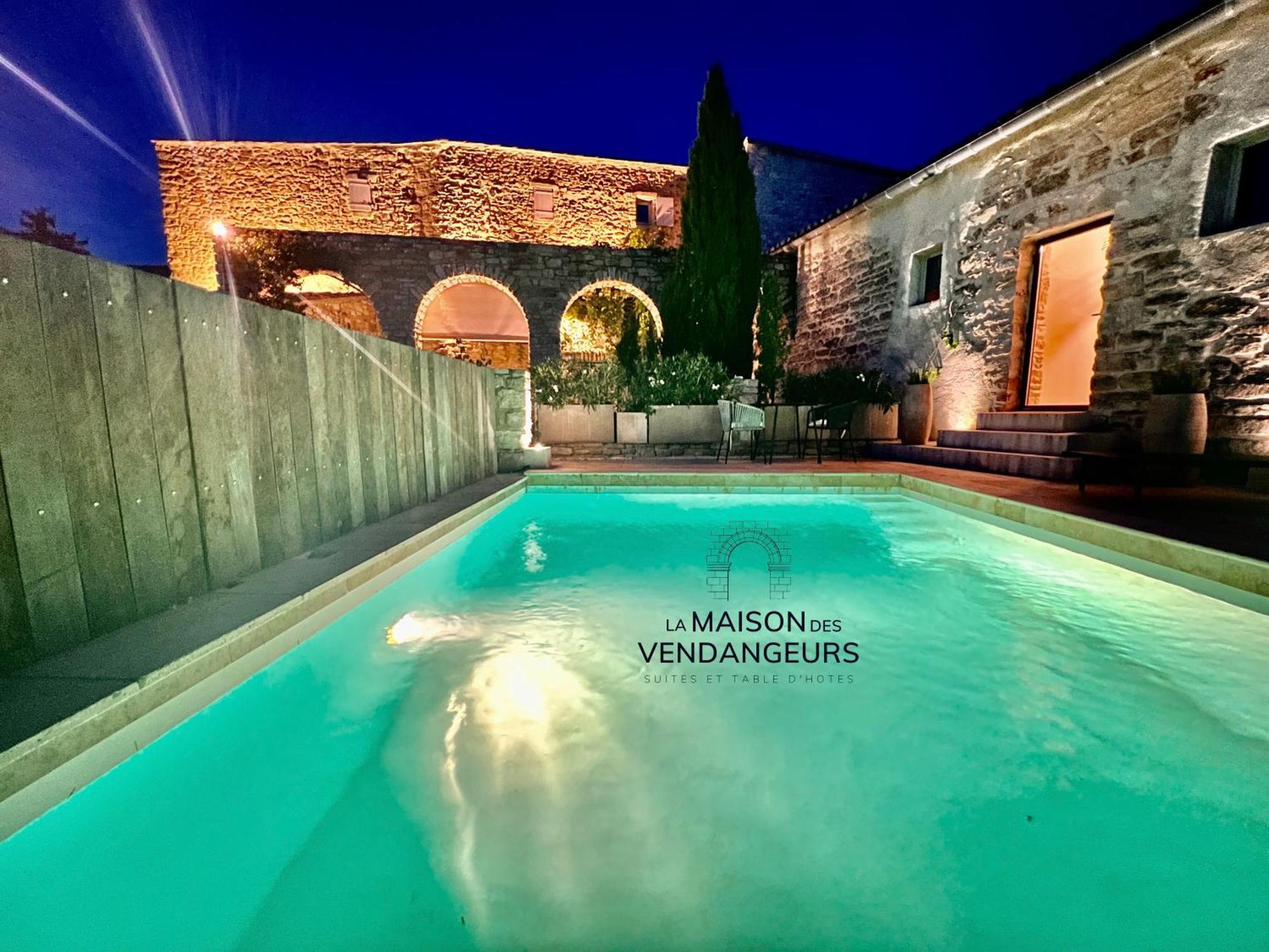 La Maison Des Vendangeurs - Table D'Hotes Le Soir Du Jeudi Au Dimanche- Jacuzzi - Balneo Spa - Acces Piscine Pour Toutes Les Chambres Sauf Studio Coquet- Piscine De Mai A Mi-Octobre Martignargues Exteriér fotografie