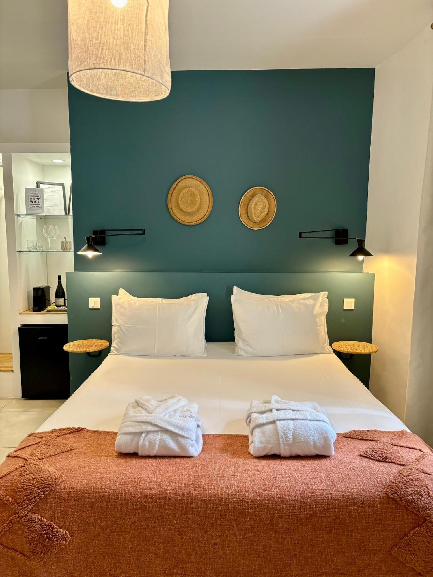 La Maison Des Vendangeurs - Table D'Hotes Le Soir Du Jeudi Au Dimanche- Jacuzzi - Balneo Spa - Acces Piscine Pour Toutes Les Chambres Sauf Studio Coquet- Piscine De Mai A Mi-Octobre Martignargues Exteriér fotografie