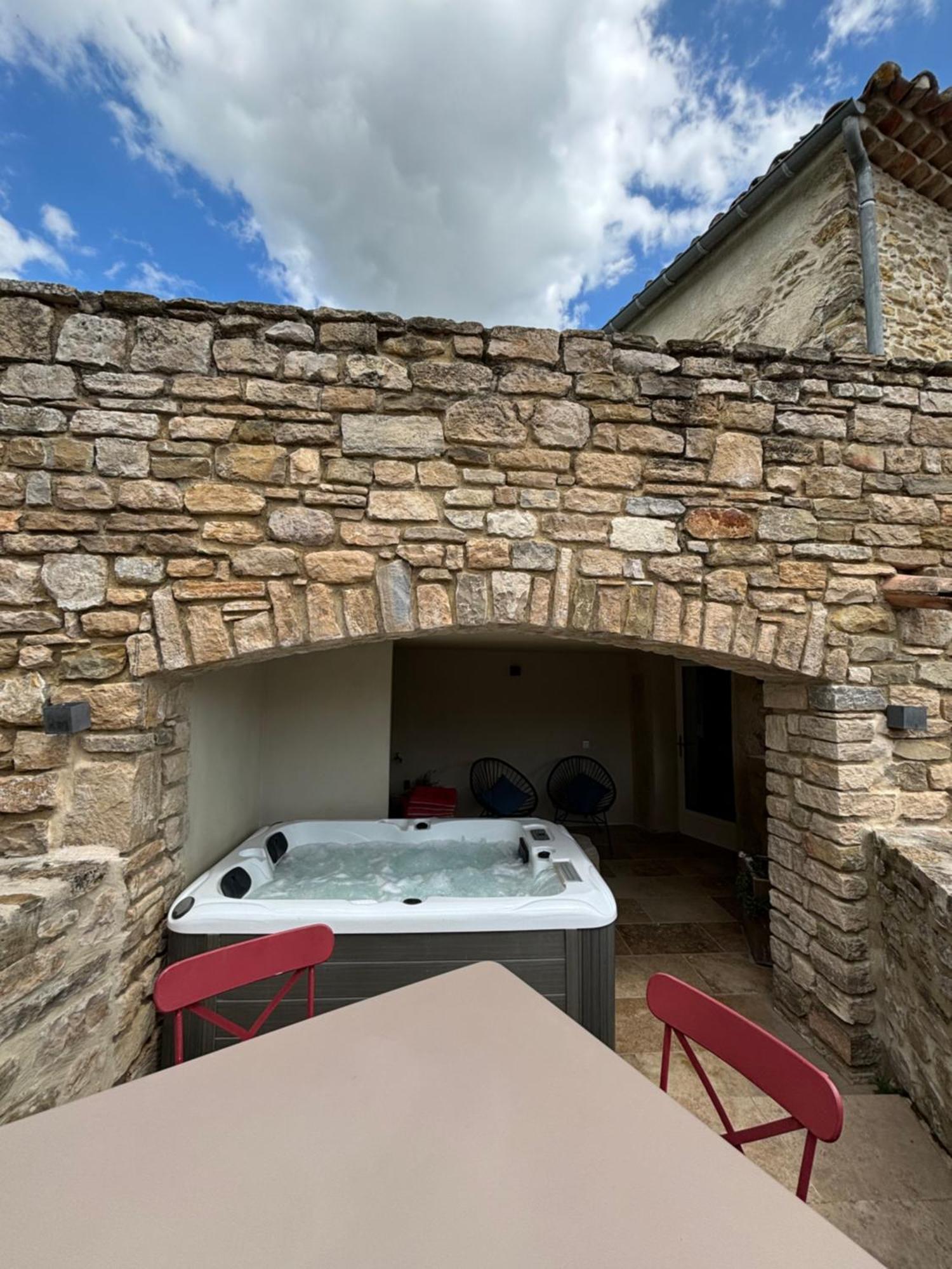 La Maison Des Vendangeurs - Table D'Hotes Le Soir Du Jeudi Au Dimanche- Jacuzzi - Balneo Spa - Acces Piscine Pour Toutes Les Chambres Sauf Studio Coquet- Piscine De Mai A Mi-Octobre Martignargues Exteriér fotografie
