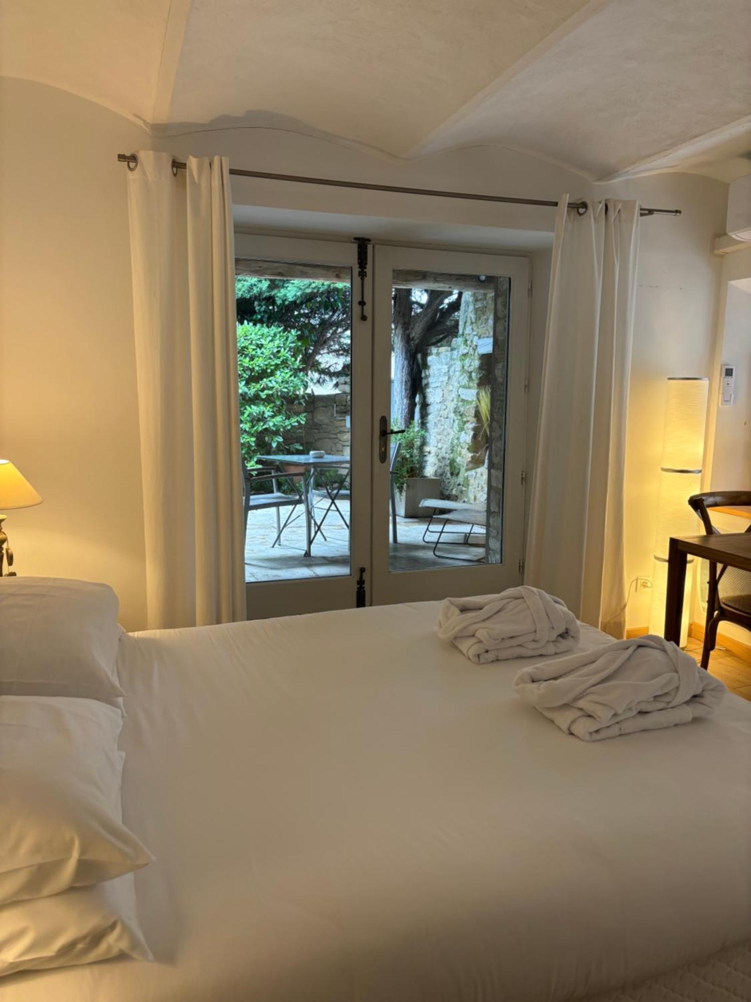 La Maison Des Vendangeurs - Table D'Hotes Le Soir Du Jeudi Au Dimanche- Jacuzzi - Balneo Spa - Acces Piscine Pour Toutes Les Chambres Sauf Studio Coquet- Piscine De Mai A Mi-Octobre Martignargues Exteriér fotografie