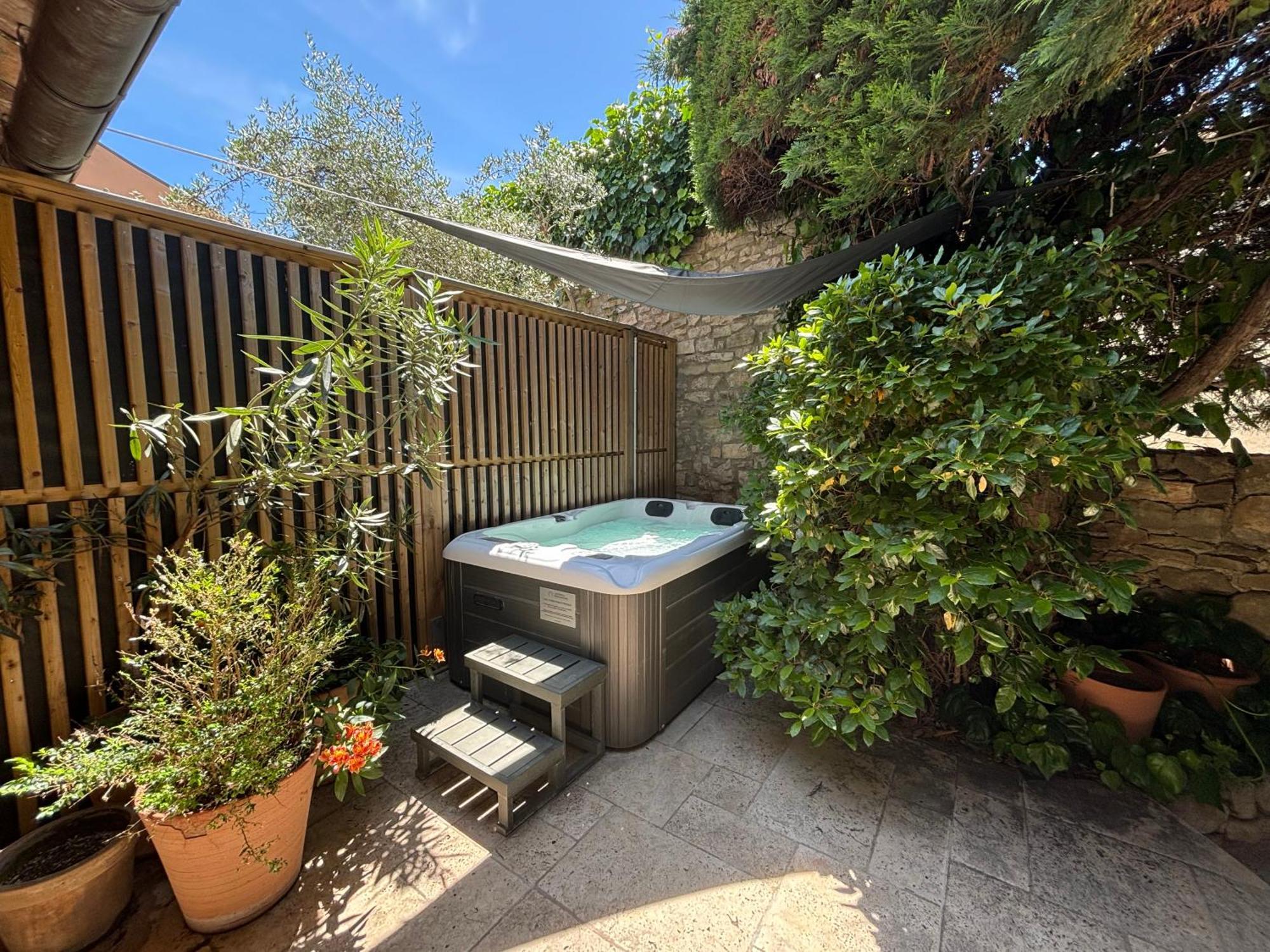 La Maison Des Vendangeurs - Table D'Hotes Le Soir Du Jeudi Au Dimanche- Jacuzzi - Balneo Spa - Acces Piscine Pour Toutes Les Chambres Sauf Studio Coquet- Piscine De Mai A Mi-Octobre Martignargues Exteriér fotografie